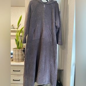 Barefoot Dreams CozyChic hooded zip robe